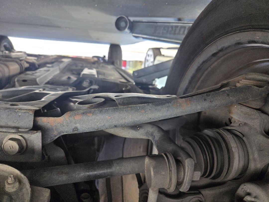 Suspension and axle under inspection