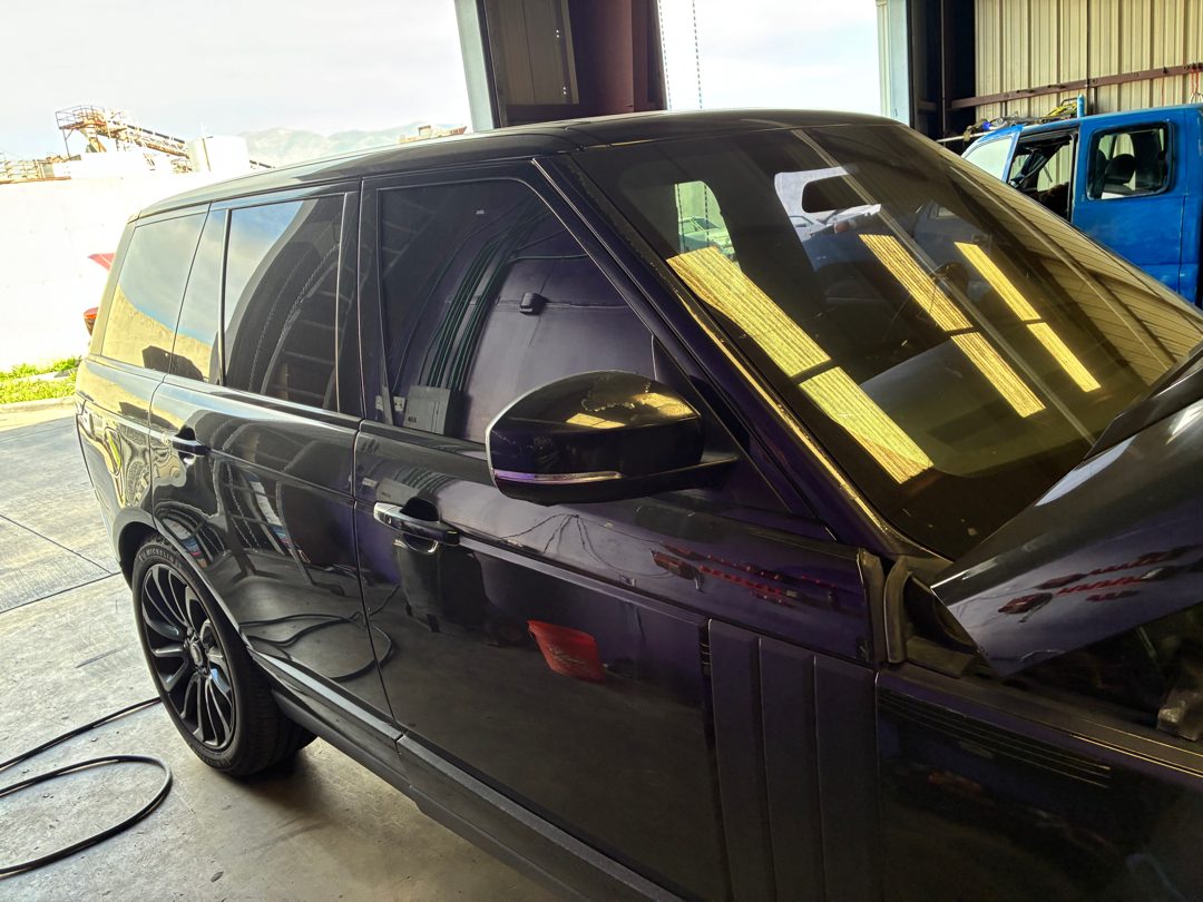 Range Rover in for mobile service